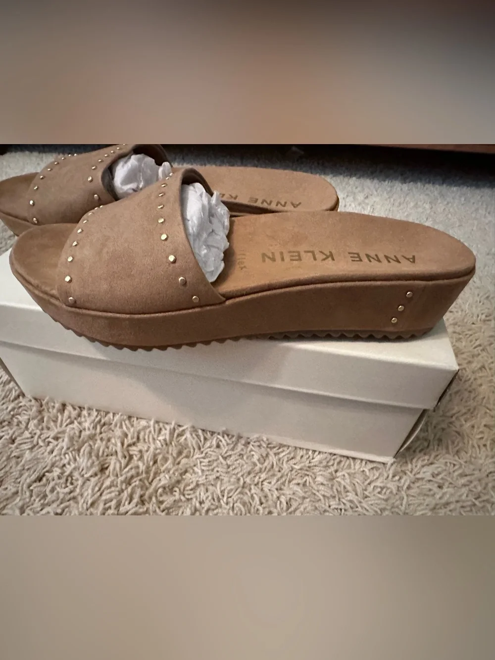 NWT ANNE KLEIN FAUX SUEDE SANDAL - Picture 2 of 7